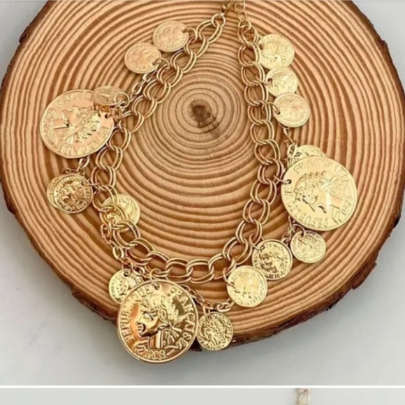 Chic Vintage-inspired Gold Coin Charm Bracelet - Picture 1 of 4